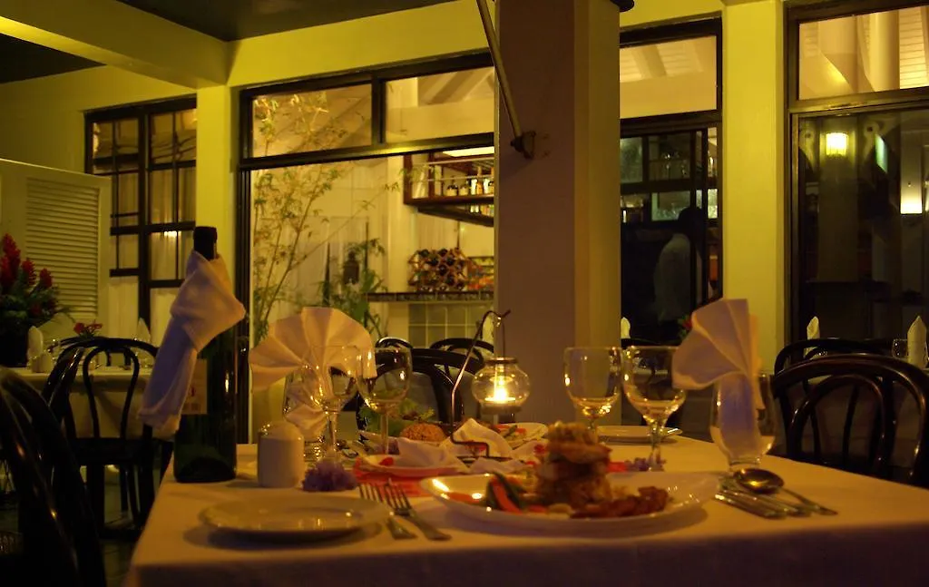 Evergreen Hotel Roseau