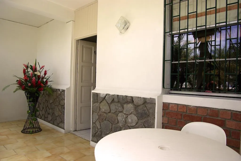 Evergreen Hotel Roseau