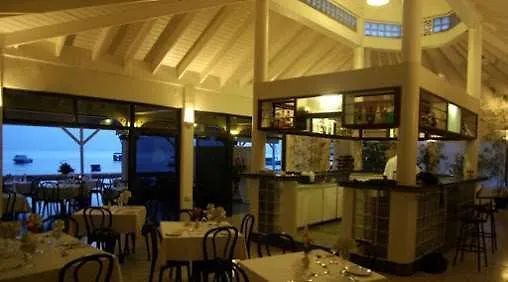 Evergreen Hotel Roseau 4*,